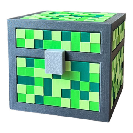 Skarbonka M w stylu Minecraft BIO