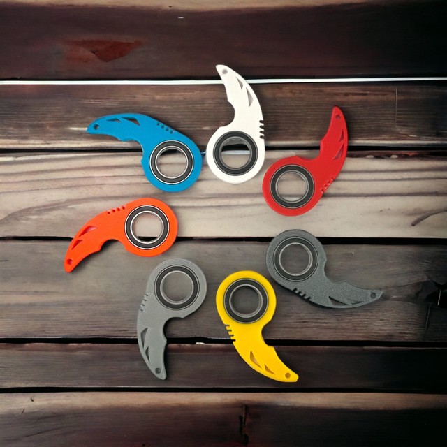 Keyrambit brelok do kluczy wzory spinner