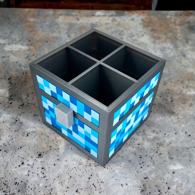 Organizer M na biurko w stylu Minecraft Przybornik na kredki – zdjęcie 3