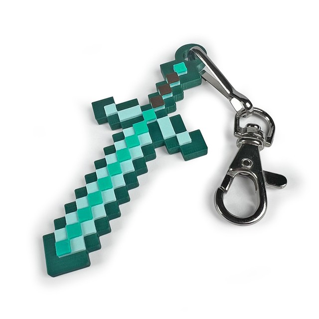 Brelok do kluczy Miecz Diamond Pixele 3D – zdjęcie 2